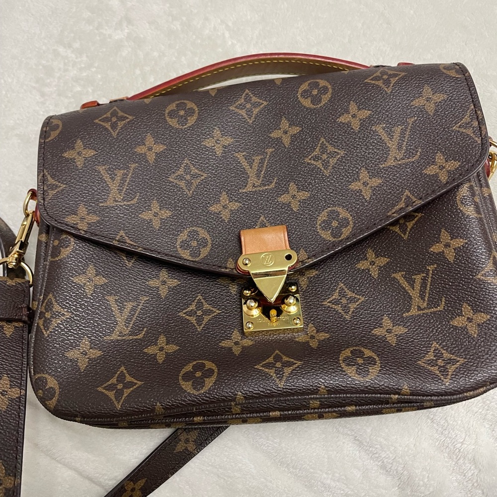 Leather cross body bag